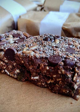 High-protein no-cooking vegan protein bars