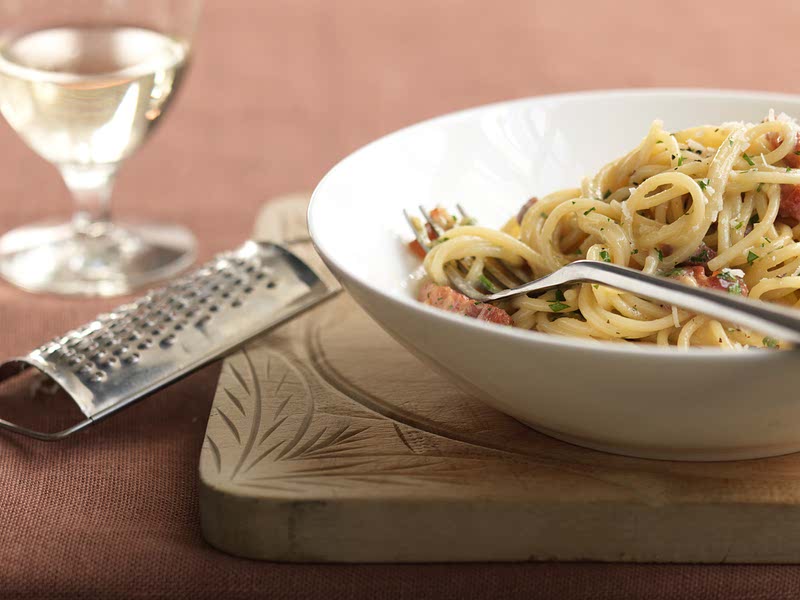 Budget spaghetti carbonara Recipe Samsung Food