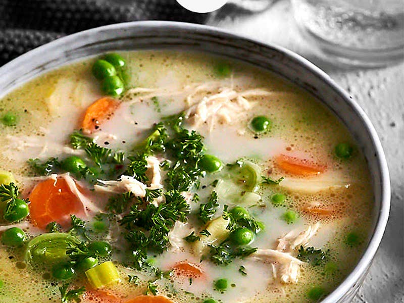 Omas Hühnersuppe mit Nudeln Recipe - Samsung Food