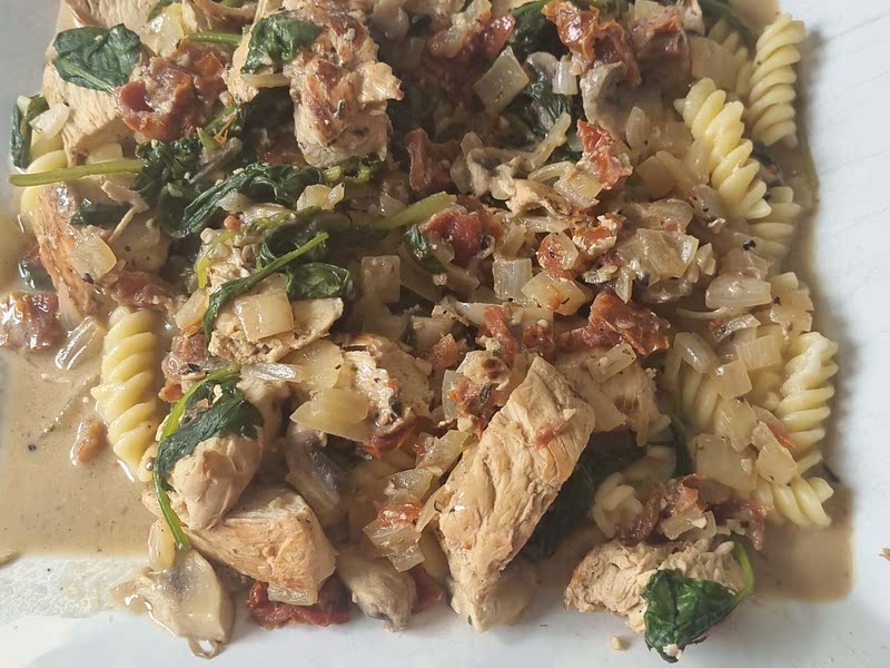 Low Syn Chicken in Sundried Tomato Creamy Sauce Slimming World