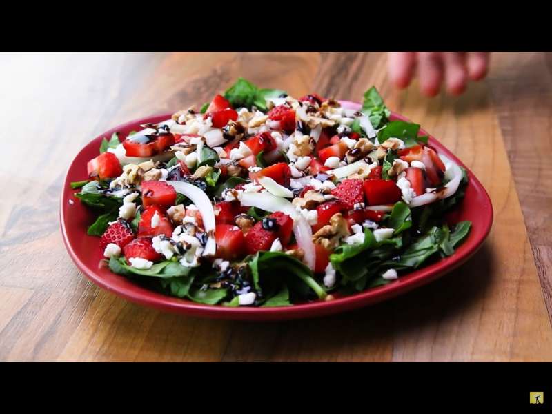 Spinach & Strawberry Meal-Prep Salad