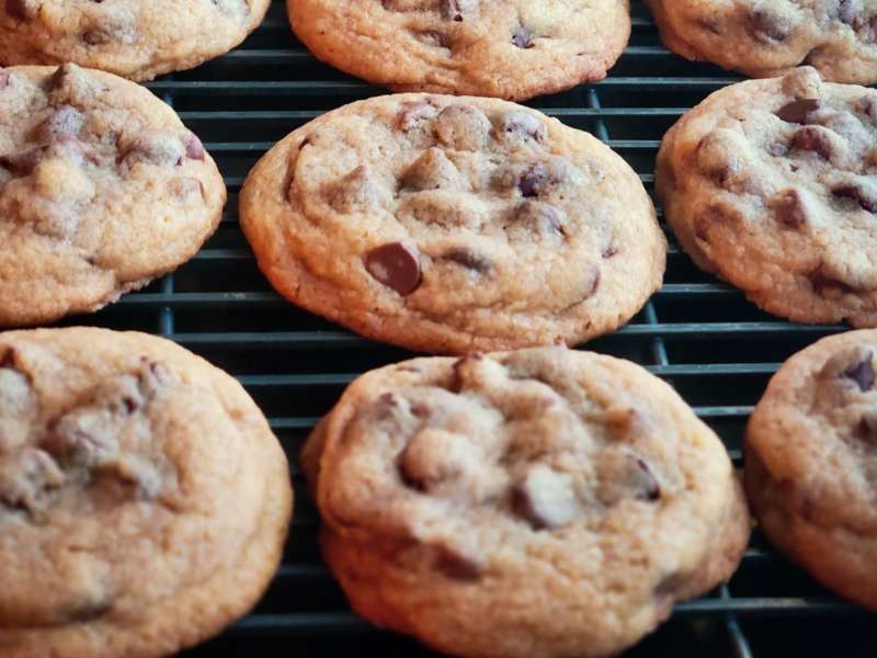 Crisp and Chewy Chocolate Chip Cookies