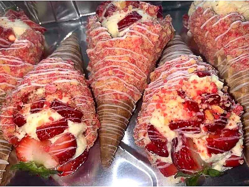 Strawberry Crunch Cheesecake Cones