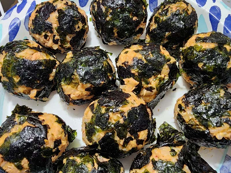 Kimchi Tuna Rice Balls Recipe — Samsung Food