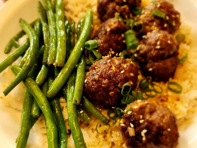 Firecracker Meatballs with Roasted Green Beans & Sesame Rice Recipe Samsung Food App