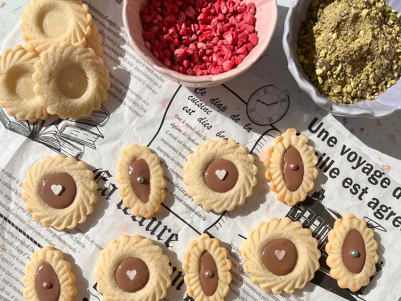 Nadiya Hussain's Turmeric and Ginger Diamonds Recipe — Samsung Food