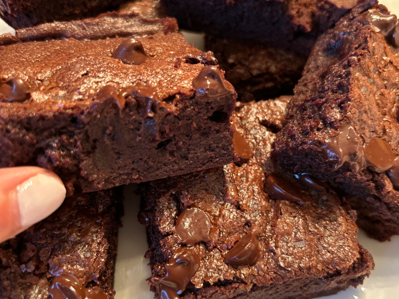 the FUSS FREE chef: Easy Brownies with AMC Cookware
