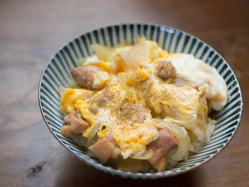 Oyakodon (Japanese Chicken and Egg Rice Bowl) Recipe