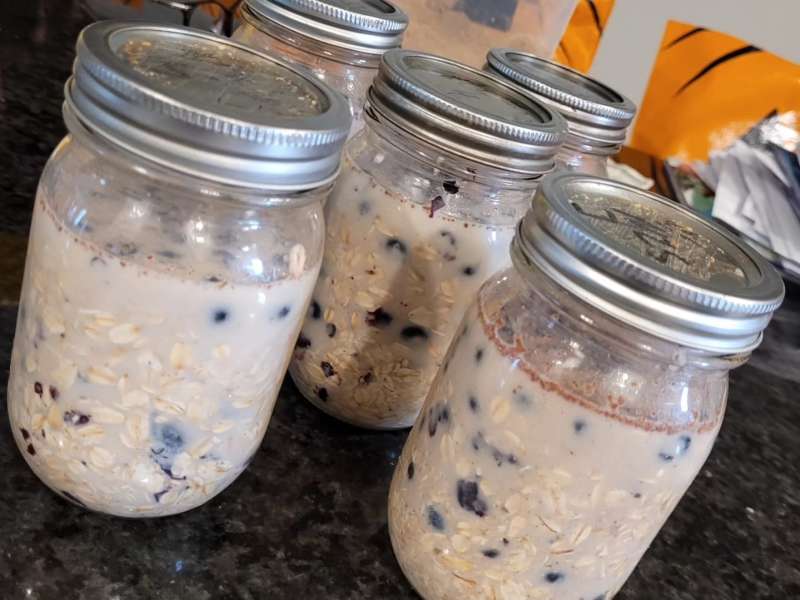 CARLY Super Easy Overnight Oats