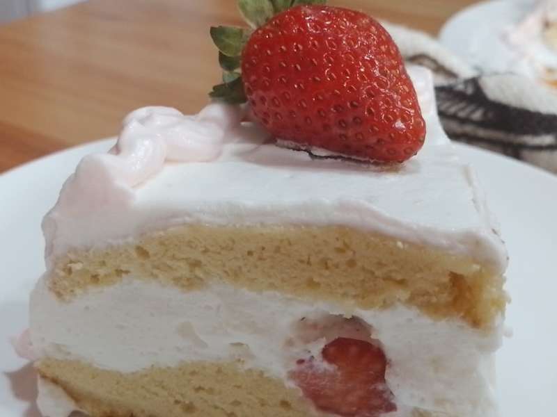 Strawberry Sponge Cake | Japanese Strawberry Shortcake Recipe - YouTube