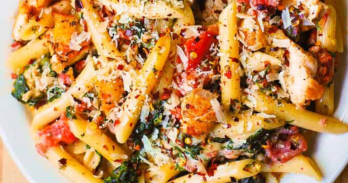 Chicken and Bacon Pasta with Spinach and Tomatoes in Garlic Cream Sauce