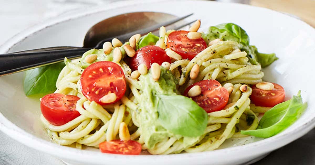 Vegane Avocado-Pasta mit Kirschtomaten Recipe - Samsung Food