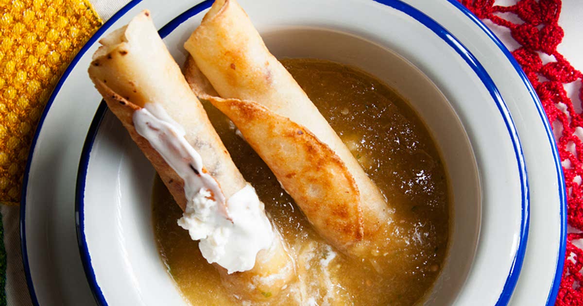 Flautas de pollo ahogadas Recipe Samsung Food