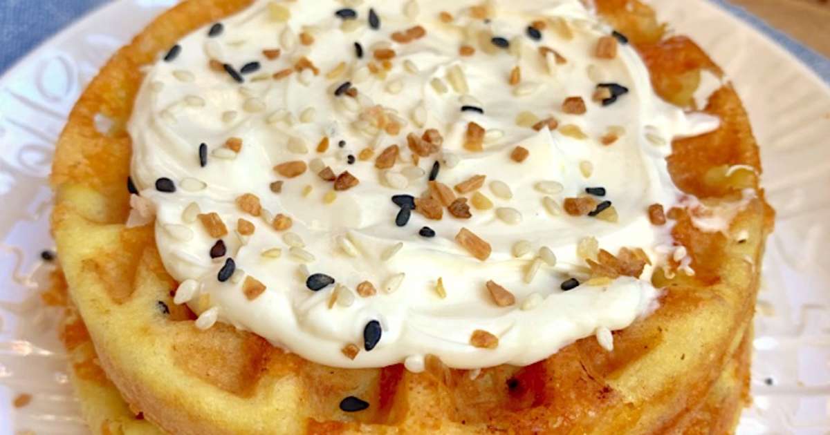 Everything Bagel Chaffles - Instrupix