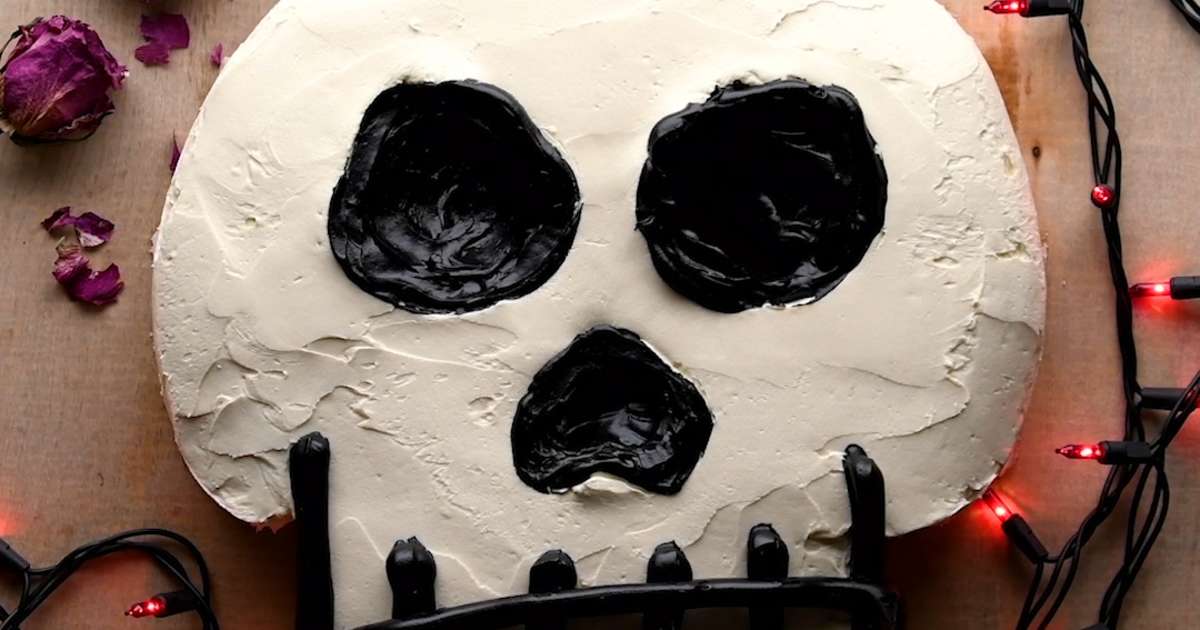 Skull Cake Topper