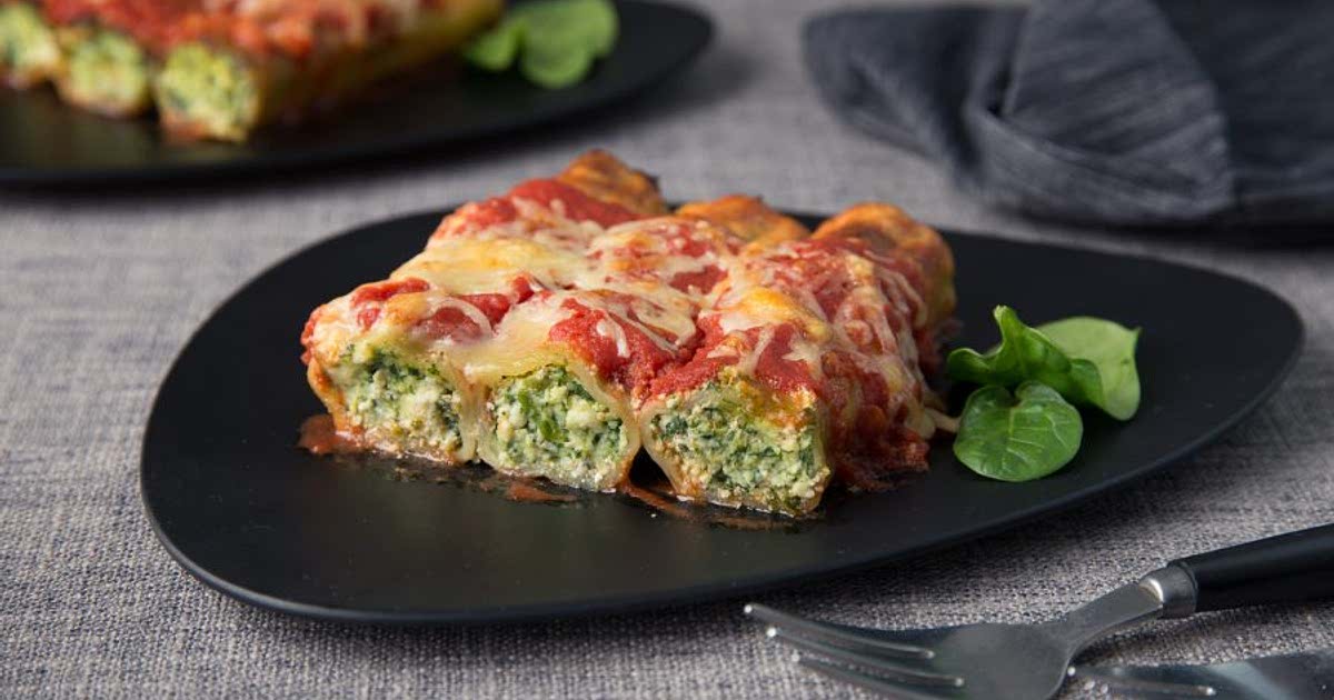 Cannelloni with deals spinach and ricotta