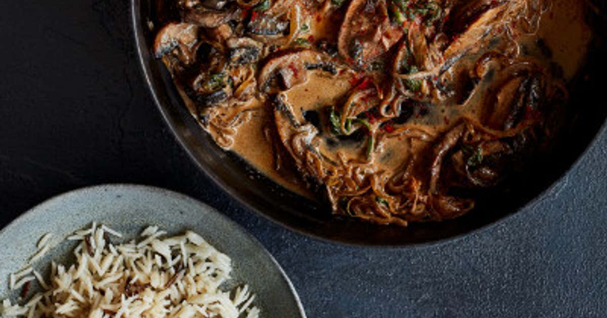 Mushroom & spinach stroganoff Recipe Samsung Food