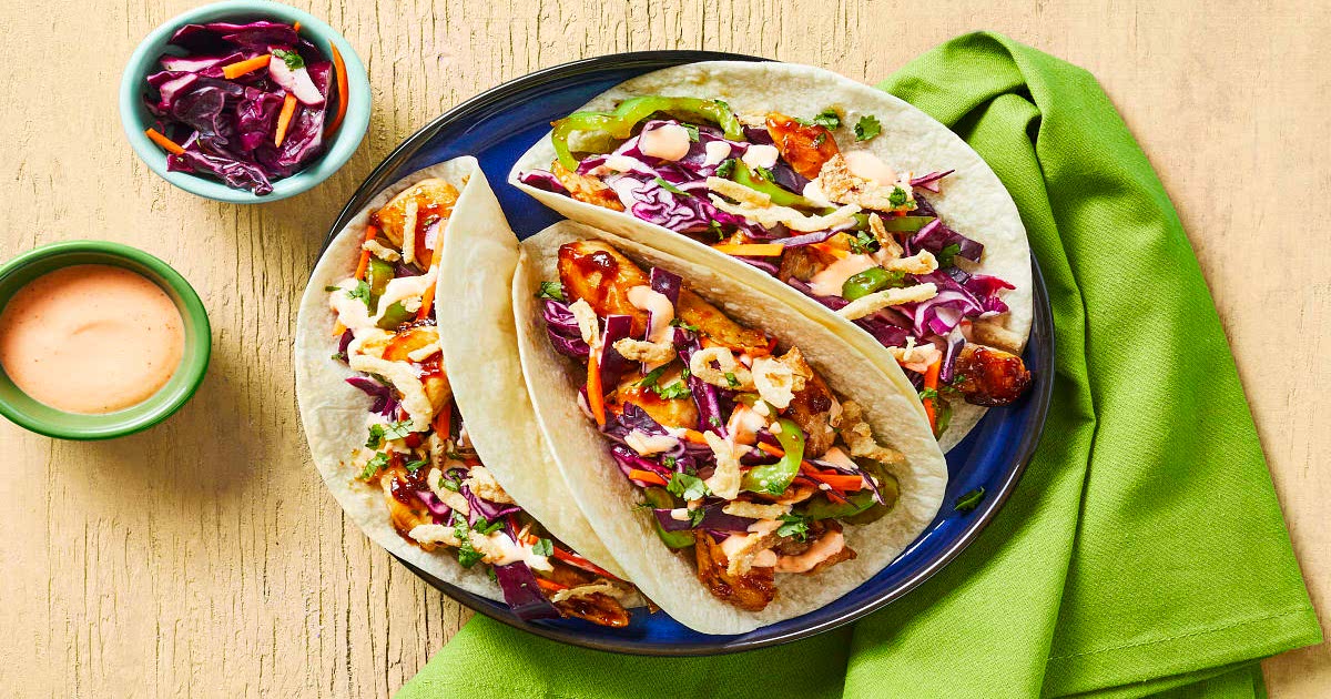 Chicken StirFry Tacos with Tangy Cabbage Slaw, Green Pepper, Sriracha