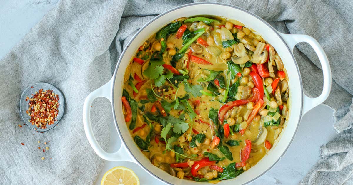 Spinach, Mushroom & Chickpea Coconut Curry Recipe — Samsung Food