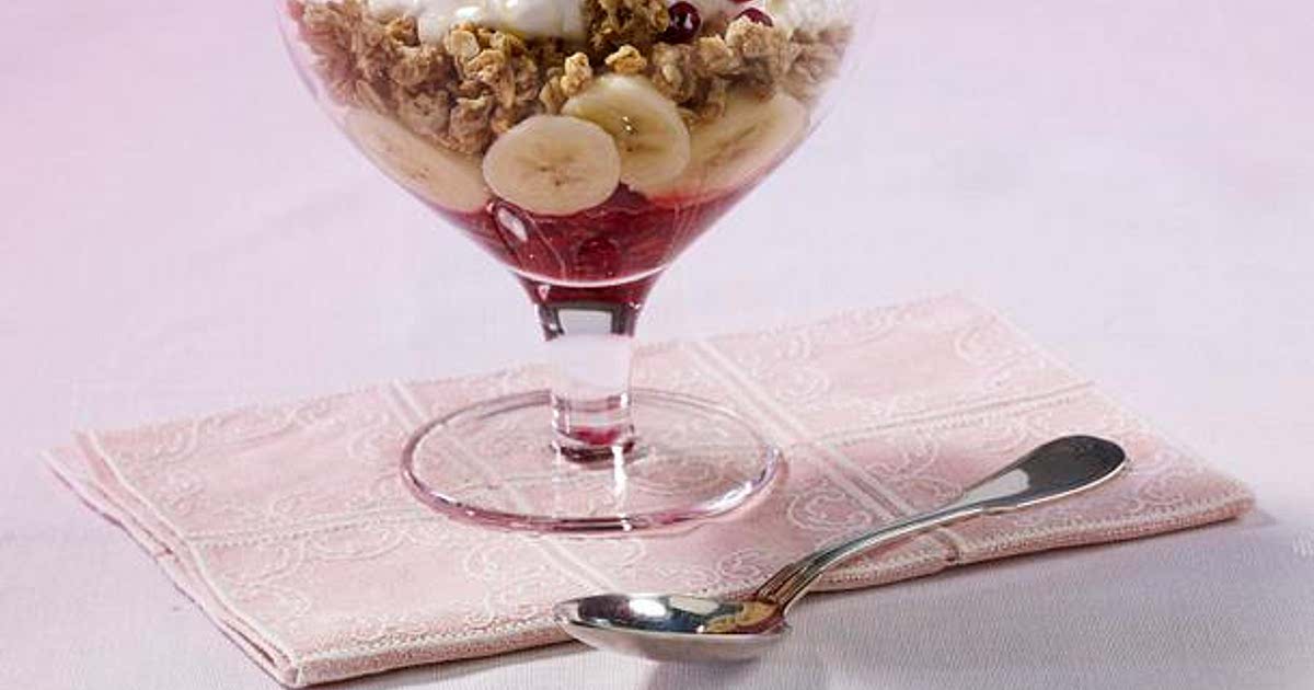 Knuspermüsli mit Banane, Preiselbeeren und Quark Recipe - Samsung Food