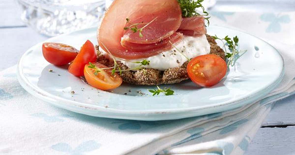 Knäckebrot mit körnigem Frischkäse und Lachsschinken Recipe - Samsung Food