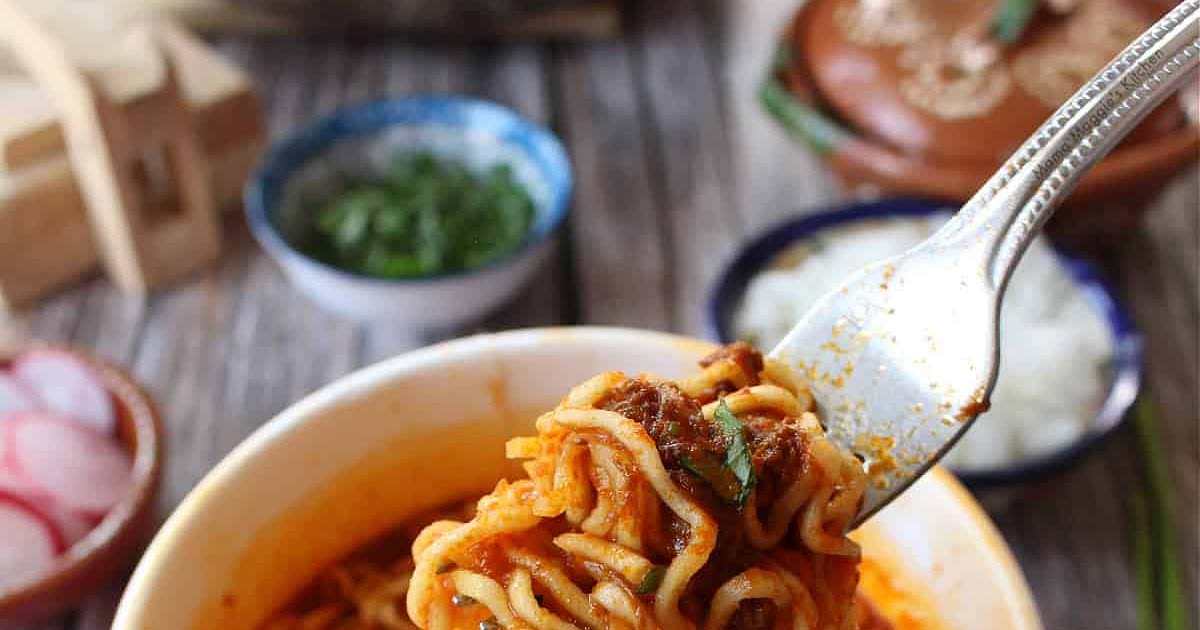 Birria noodles top