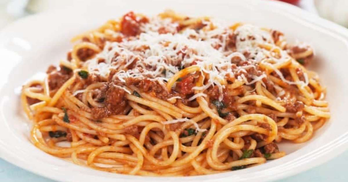 Courge spaghetti, sauce bolognaise à l'ail confit - 5 ingredients