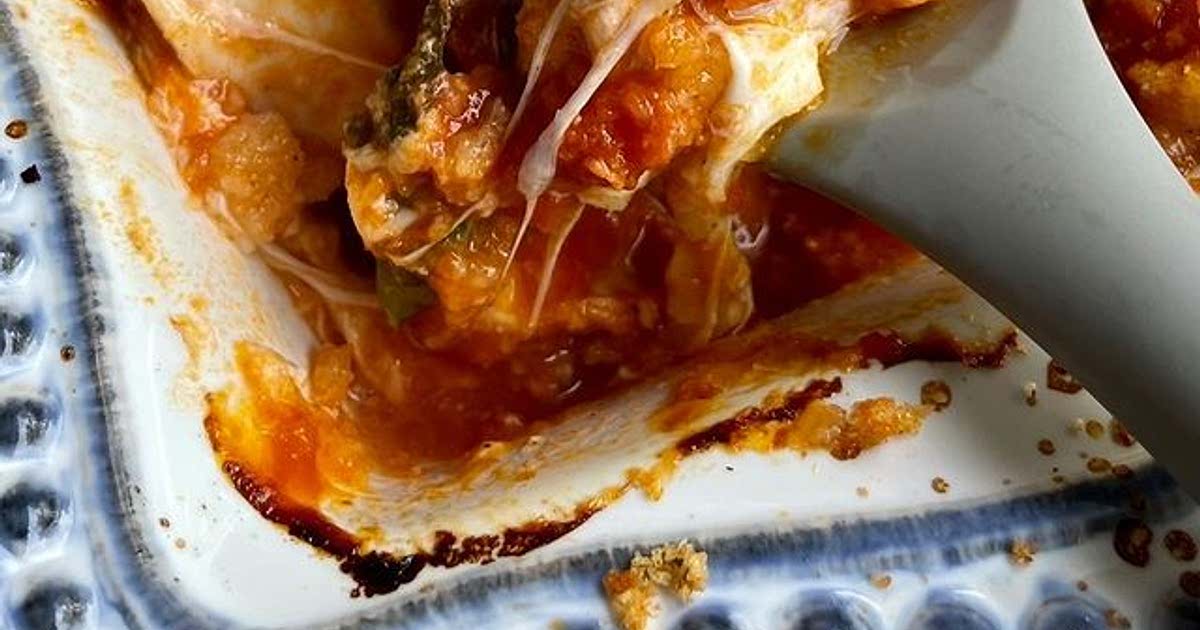 What do you call a chicken that goes on a safari? An eggsplorer If you