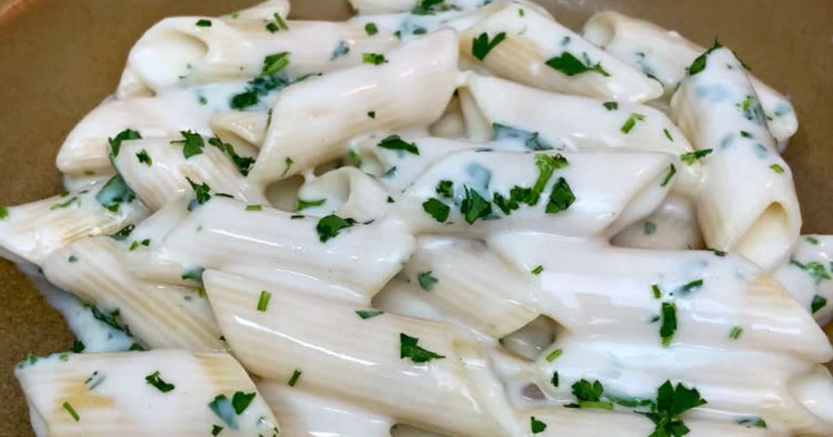 15 Minute Creamy Garlic Pasta Recipe • Salt & Lavender