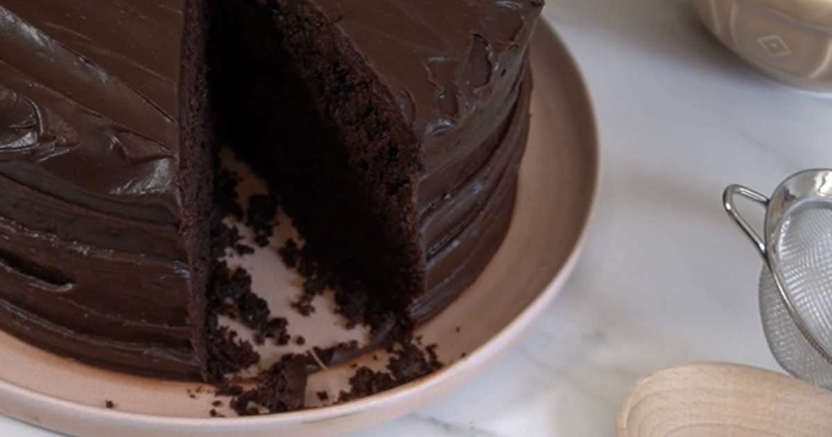 How to Make the Infamous Chocolate Cake From Matilda | 12 Tomatoes