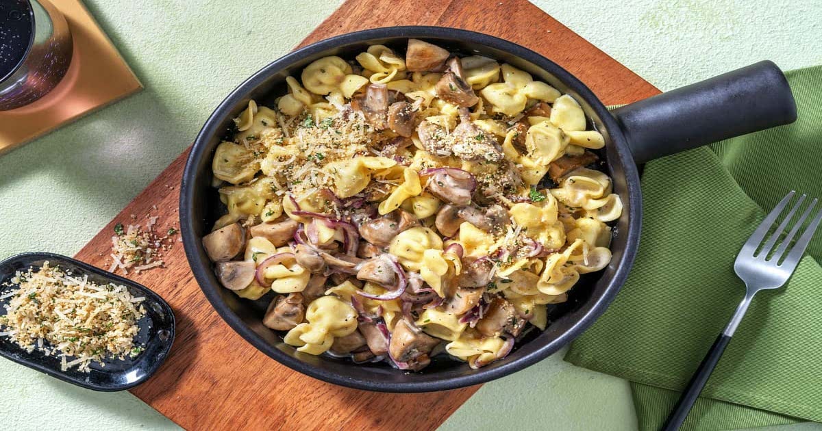 Fiorelli! Pastataschen mit Pilzfüllung in cremiger Champignonsoße, dazu Käsebrösel Recipe