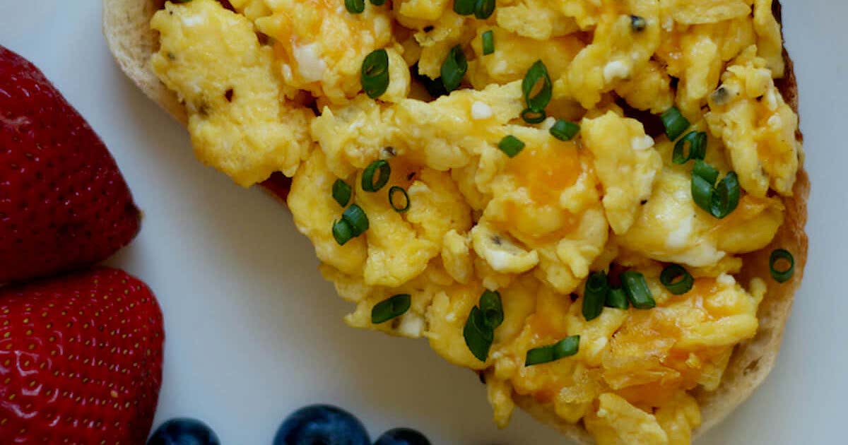 Scrambled Eggs on Toast Recipe — Samsung Food