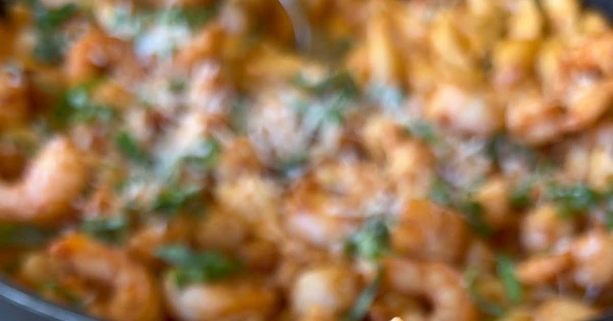 Shrimp & Scallop Spicy Vodka Pasta Recipe — Samsung Food
