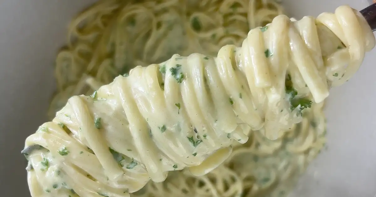 Creamy Alfredo Linguine Recipe — Samsung Food