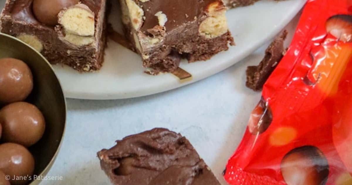 Malteser fudge top
