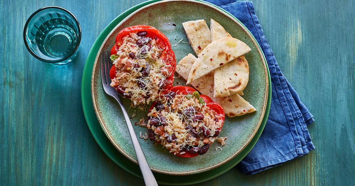 Microwave chilli bean stuffed pepper Recipe — Samsung Food