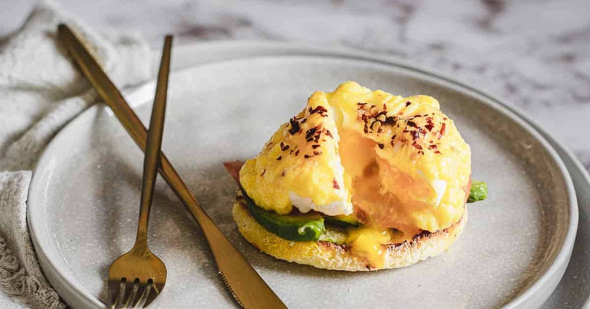 Vegetarian Eggs Benedict Recipe with Avocado and Tomato Samsung Food