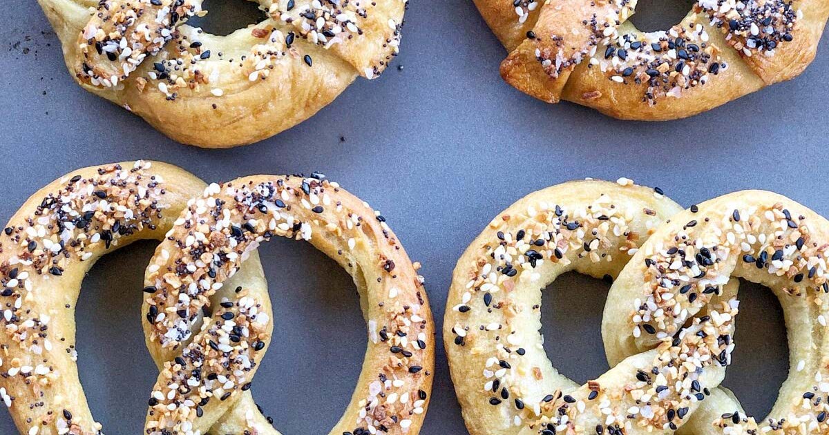 Everything Bagel Soft Pretzels Recipe — Samsung Food