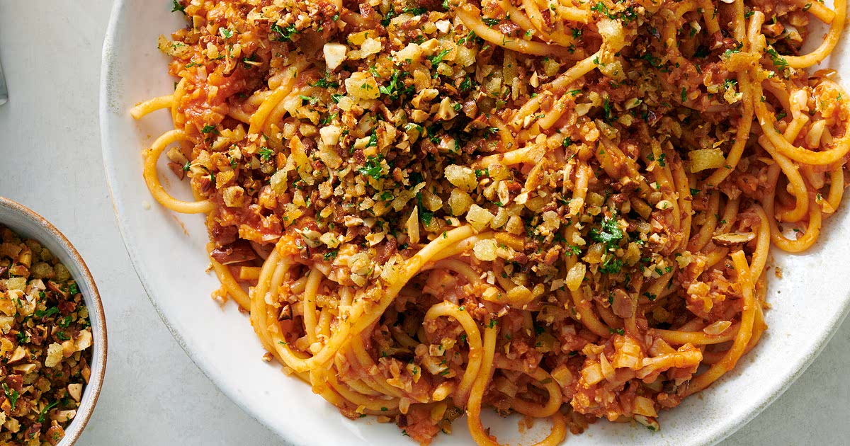 Cauliflower Pasta With Anchovies and Bread Crumbs Recipe Samsung Food