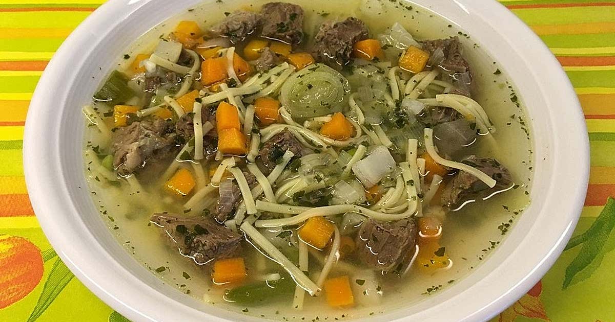 Rindfleischsuppe mit Nudeln und Gemüse Recipe - Samsung Food