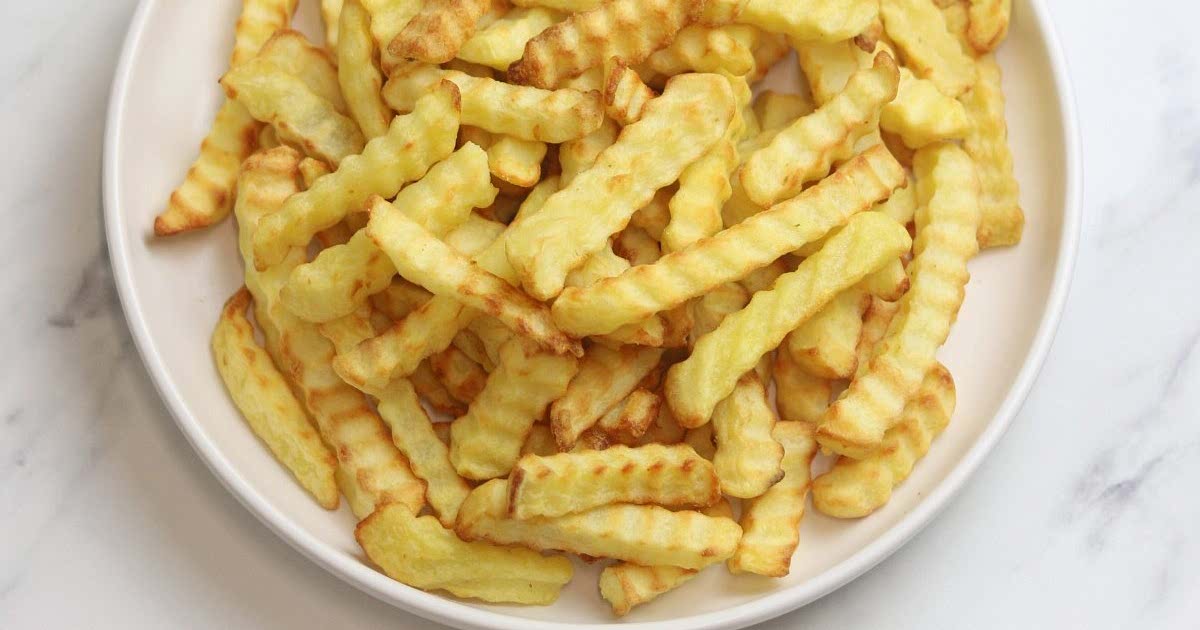 CrinkleCut Frozen Fries in Air Fryer Recipe Samsung Food