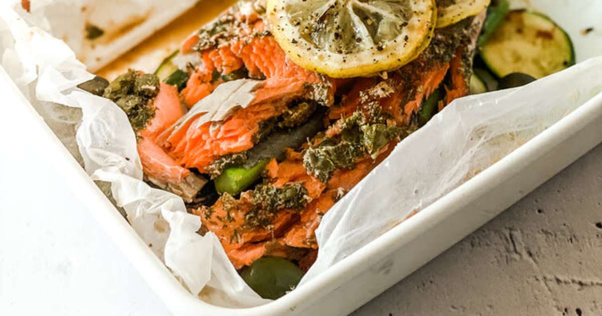 Wild Salmon En Papillote With Greens & Olives Recipe - Samsung Food