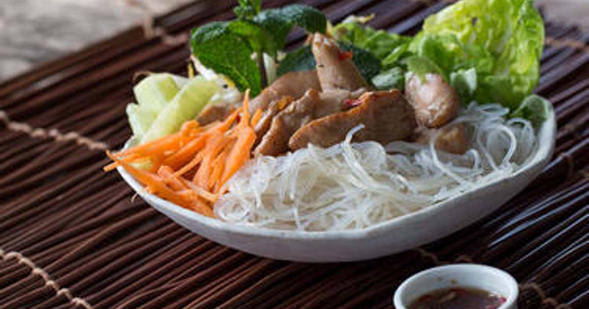 Vietnamesischer Hähnchen-Nudel-Salat Recipe - Samsung Food