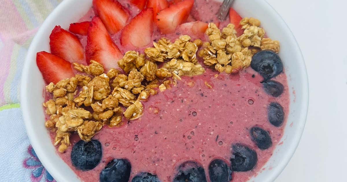 Triple Berry Oat Smoothie Recipe — Samsung Food