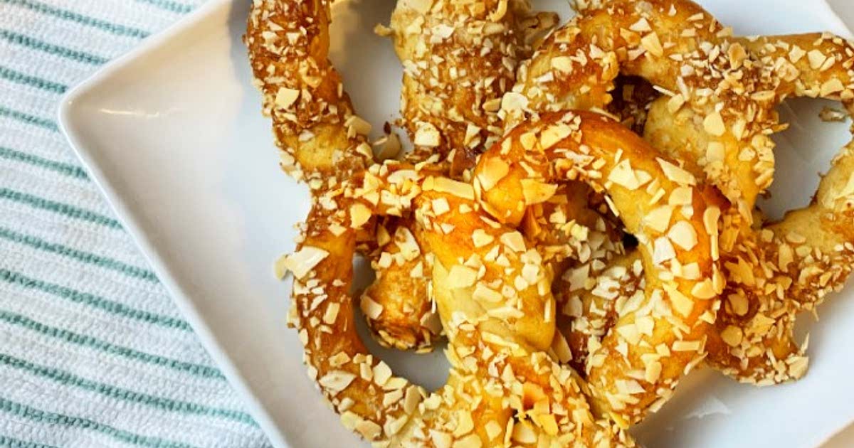 Sweet Almond Pretzel Recipe — Samsung Food
