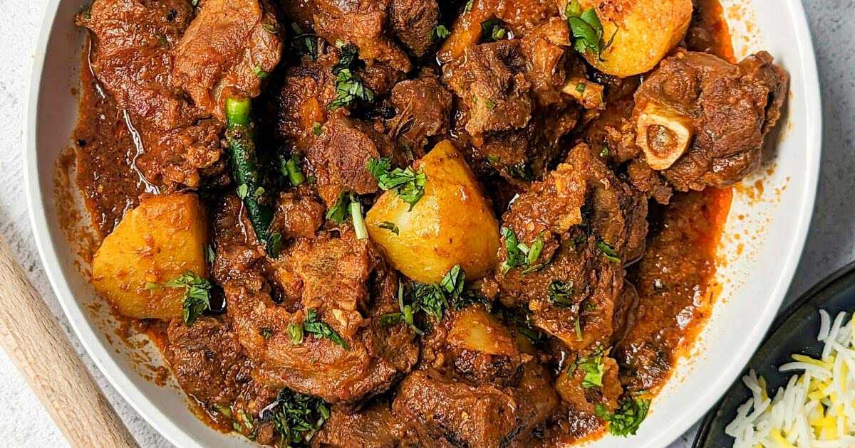 Aloo gosht hot sale