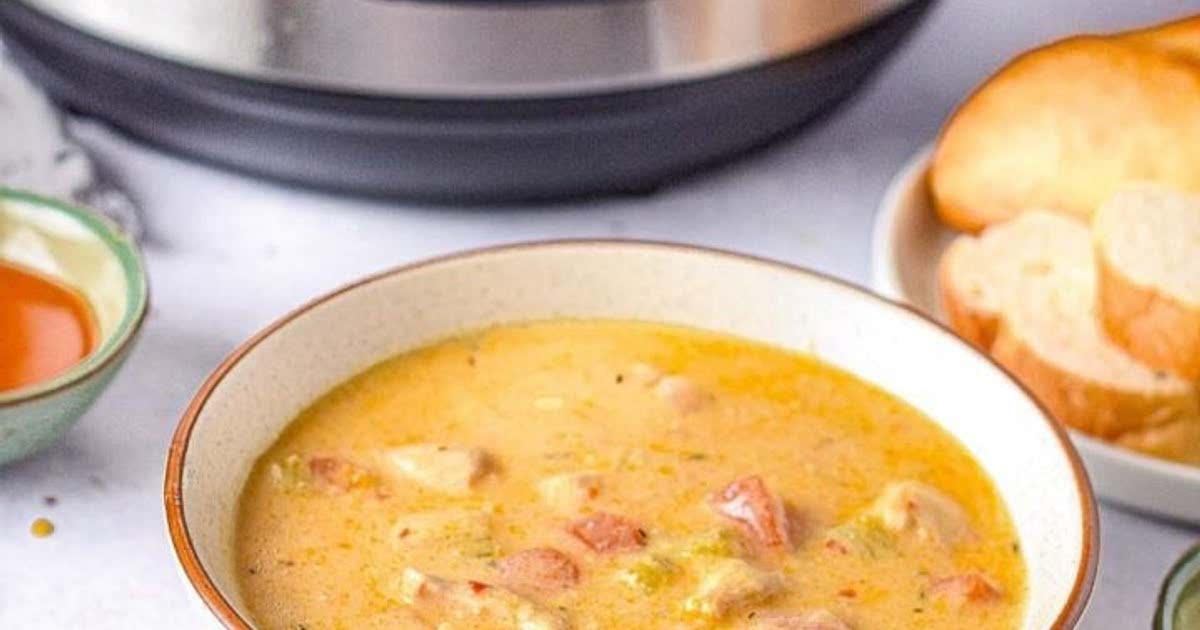 Instant Pot Creamy Buffalo Chicken Soup Recipe