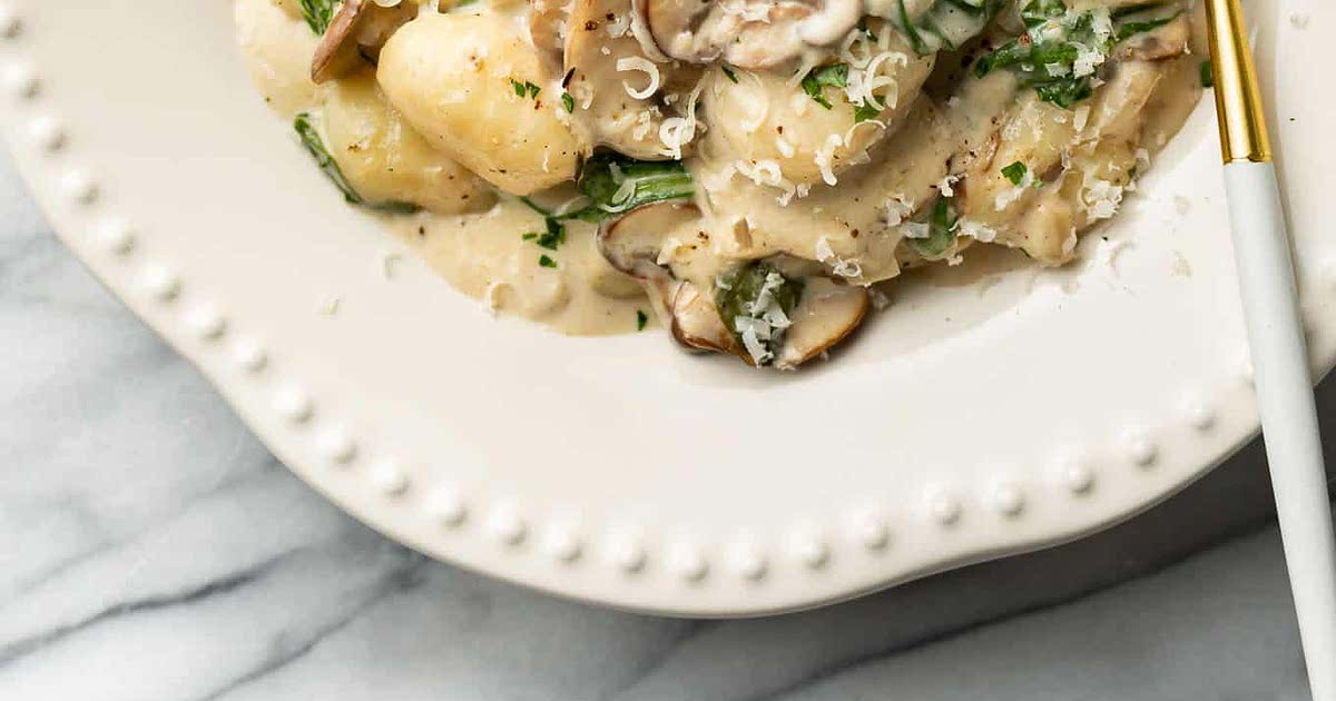 Creamy Mushroom and Spinach Gnocchi Recipe Samsung Food