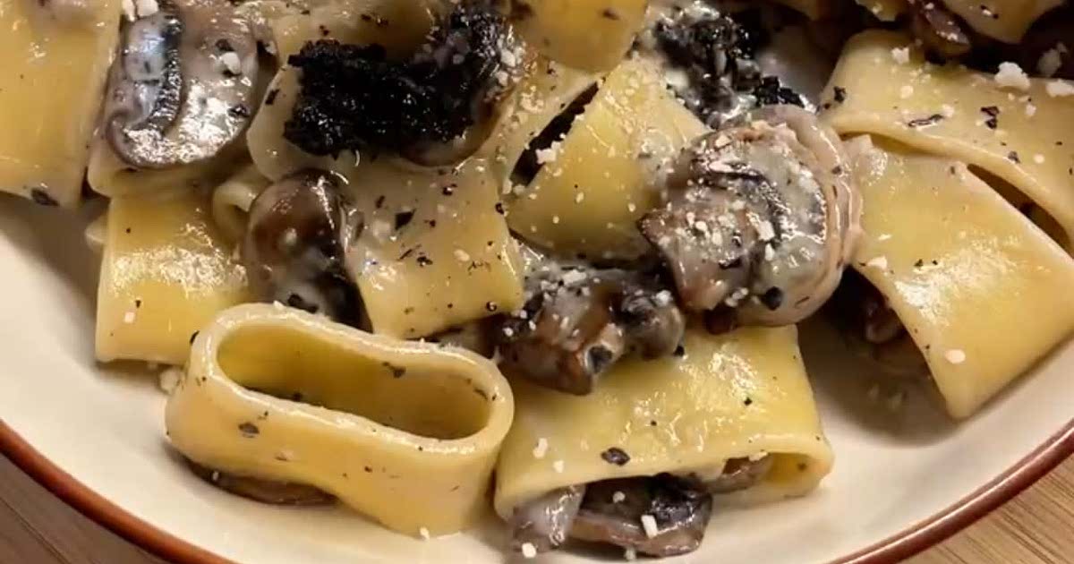 Truffle cream shop pasta