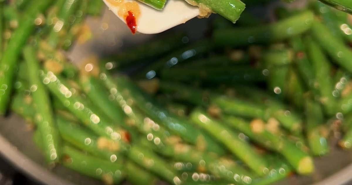 Garlic butter green beans Recipe Samsung Food